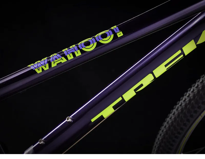 Trek Wahoo 24 Kids Hybrid Bike in Purple Abyss-2
